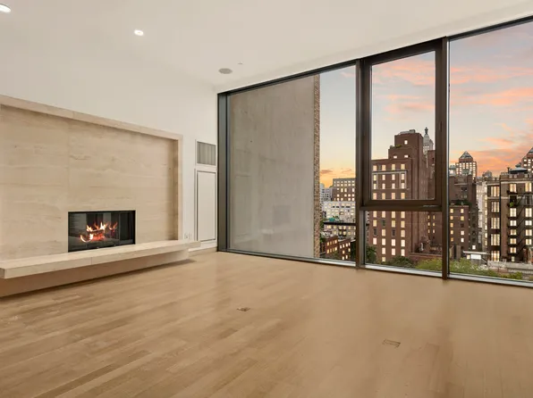 50 Gramercy Park North image 3 of 25