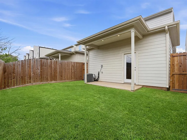 4307 Larkspur St — Photo 13