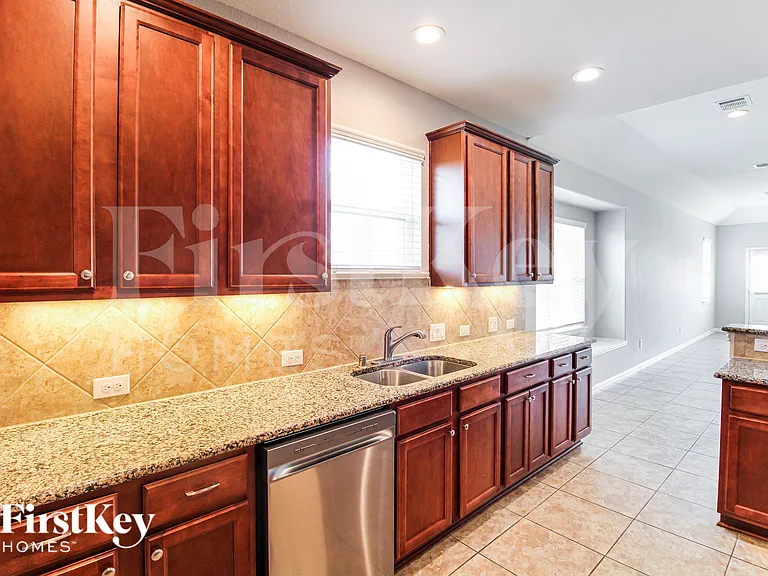 131 Brazos Dr — Photo 8