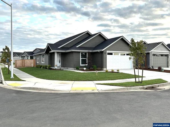 1671 SE Salmonberry Ave, Dallas, OR 97338