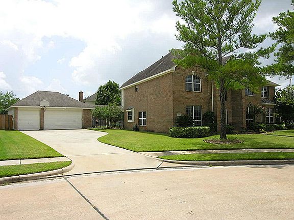 Three Car Detached Garage