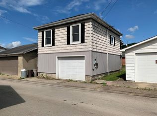 618 4th Ave, Ford City, PA 16226