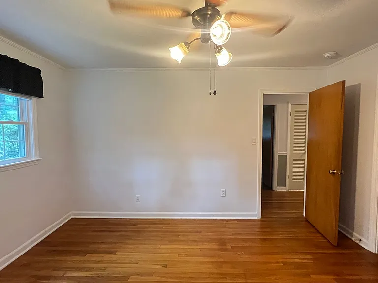 1943 Birchwood Way — Photo 39