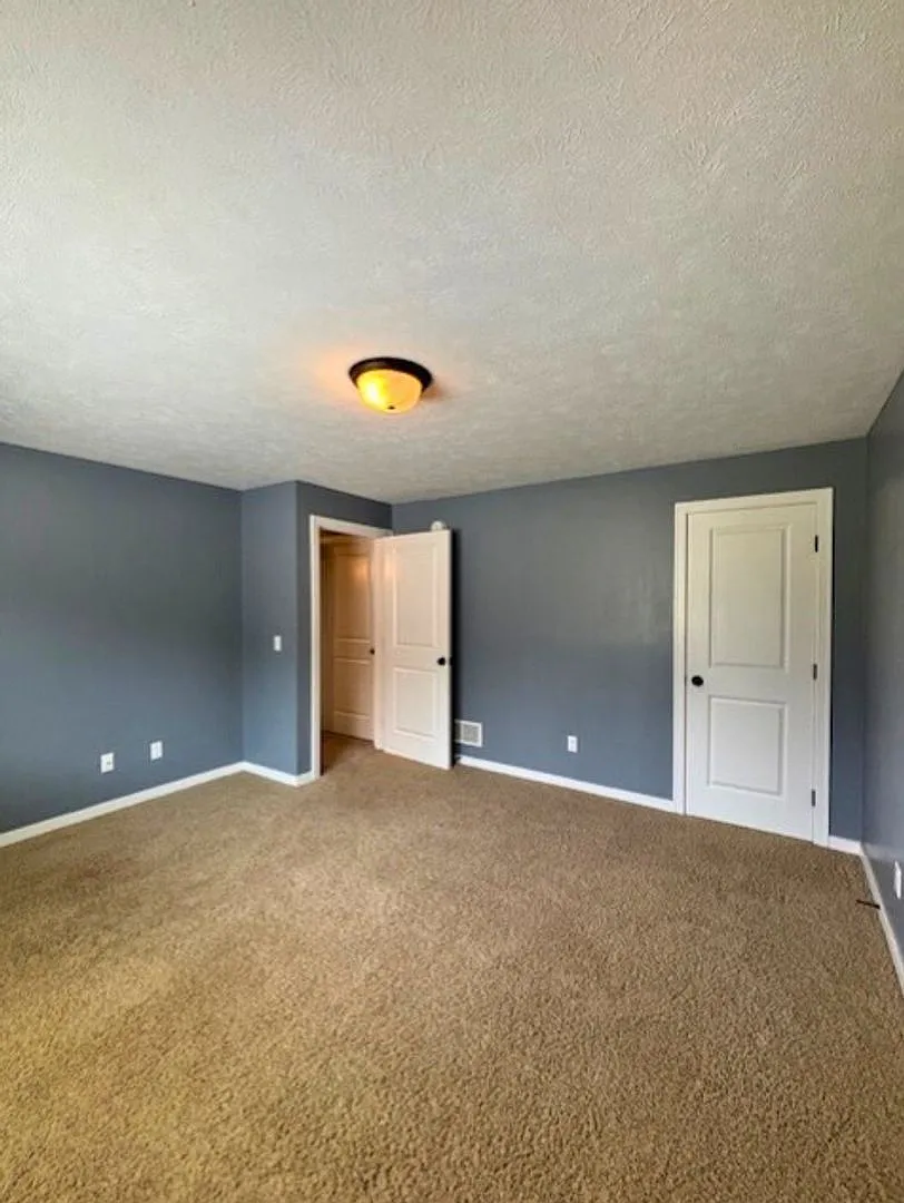 3 bed, 2.0 bath, 2000 sqft, $2,250 — Photo 4