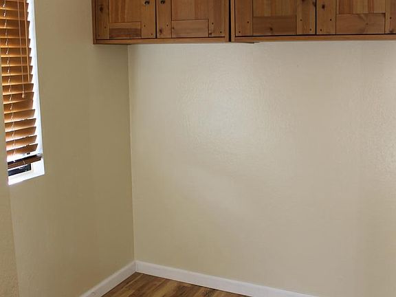 Extra office/dressing area in the master