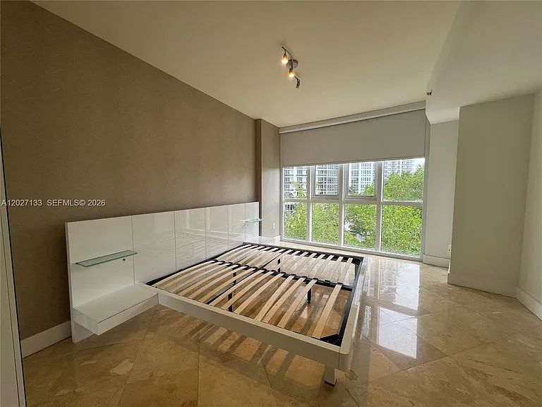 18201 Collins Ave #601A — Photo 24
