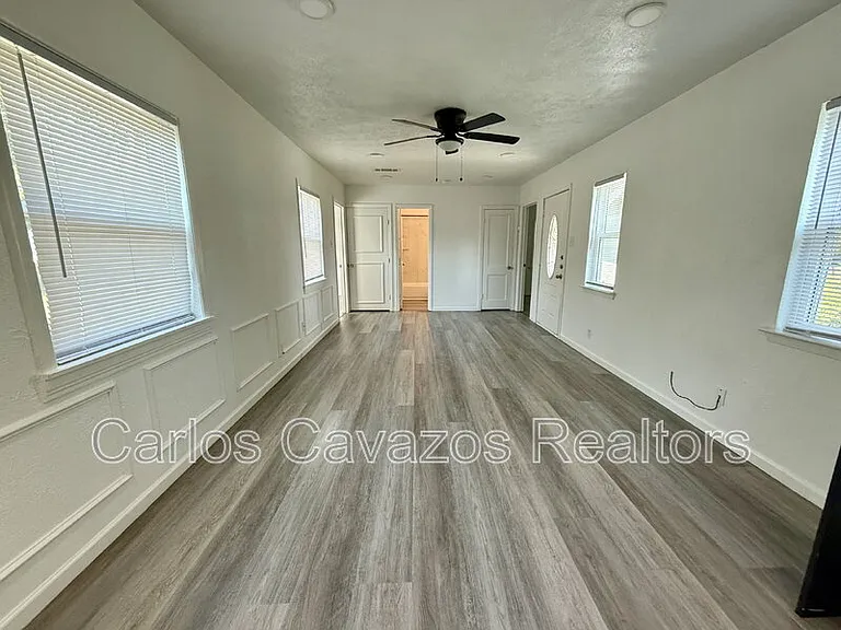 1617 Meadowbrook Dr — Photo 9