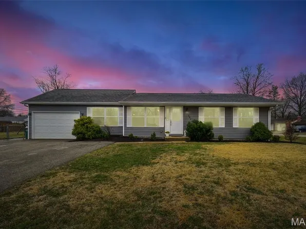 384 Peffer Ln, Fenton, MO 63026