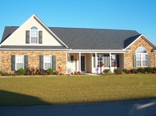 350 Fairfield Cir, Raeford, NC 28376