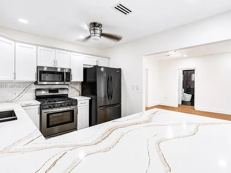 8819 Dickens Ave — Photo 20