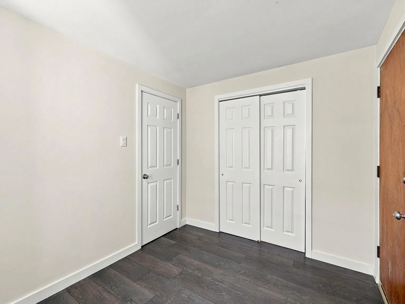 2 bed, $2,564 — Photo 3
