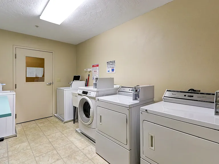 Green Diamond Place Apartments — Photo 13