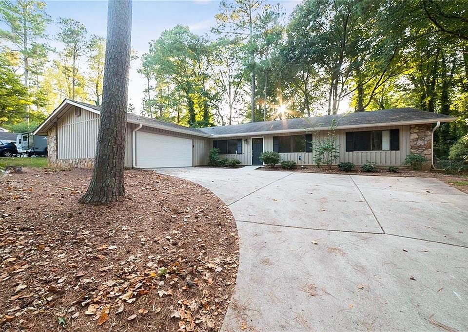 1st image of 3221 Olde Dekalb Way