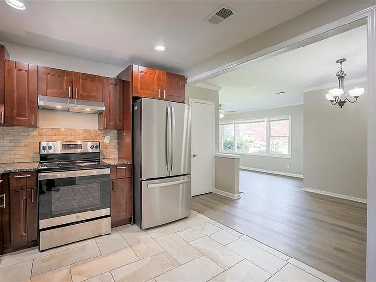 2945 Belvedere Ln — Photo 9
