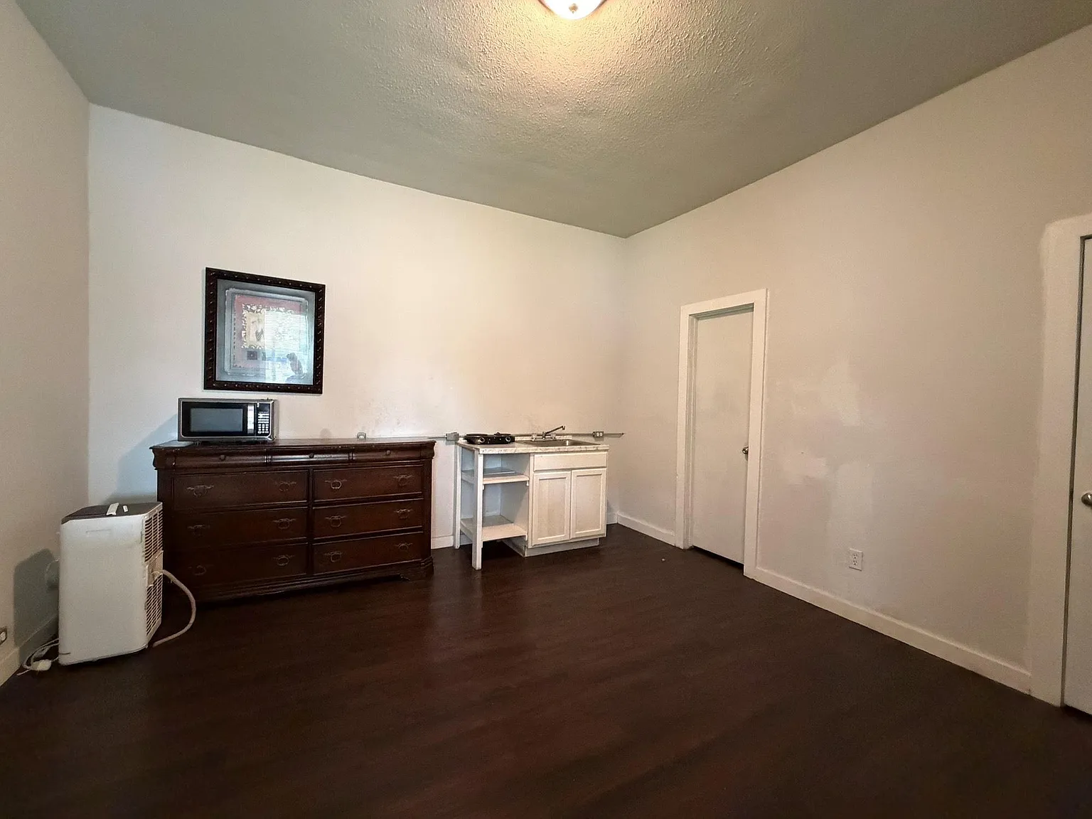Studio, 1.0 bath, 169 sqft, $650 — Photo 4
