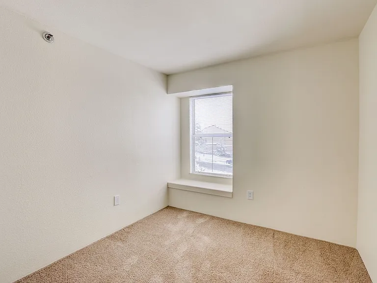 Americana Lakewood Apartments — Photo 106