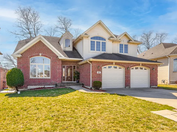 621 Nelson Ln, Westmont, IL 60559