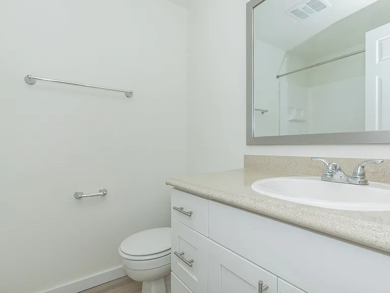 Alcove Apartment — Photo 23