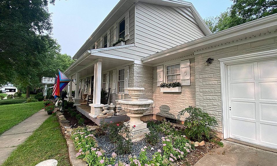 2nd image of 2840 S Barnes Ave
