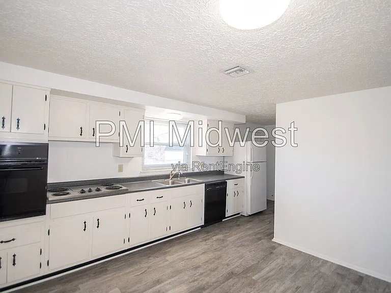 8636 E Edgewood Ave — Photo 7