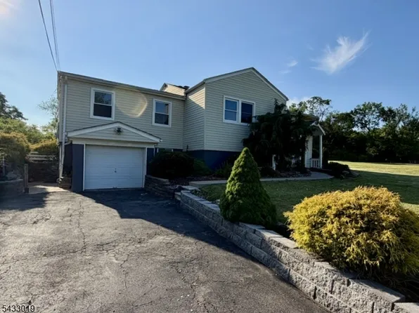 19 Columbus Cir, Mansfield Twp., NJ 07865