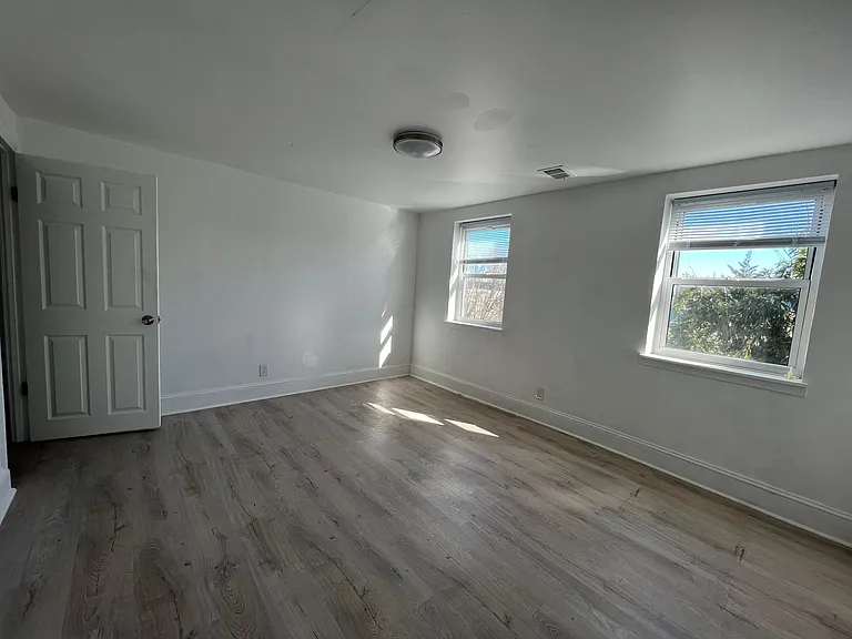 221 Poplar St #A — Photo 10