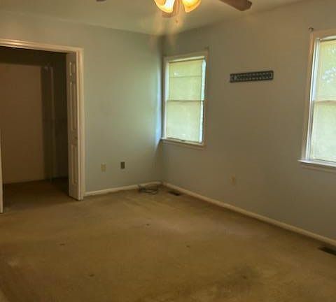 5th image of 22 Fort Lee Ct
