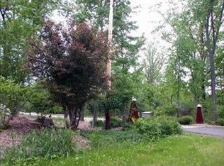 25 Walden Way, New Buffalo, MI 49117