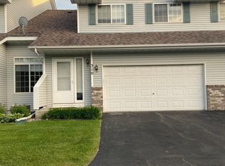 310 Creekside Dr, Buffalo, MN 55313