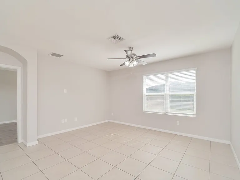 509 SW 11th Ave — Photo 4