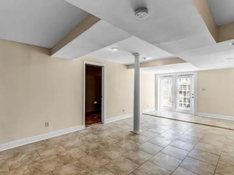 6101 Hampton Meadows Ln — Photo 33
