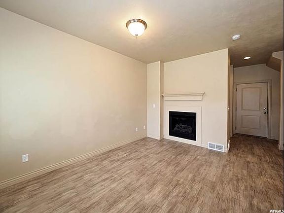 3rd image of 5064 W Valmont Way