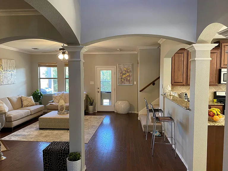 15620 Gatehouse Dr — Photo 3