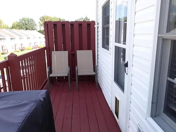 3rd image of 711 Beaverview Dr