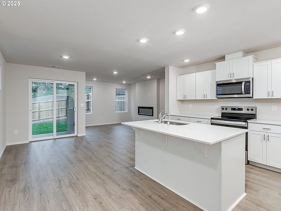 3rd image of 17722 SE Quarry Dr