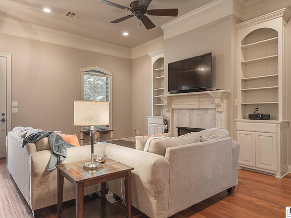 3rd image of 2424 Destrehan Dr