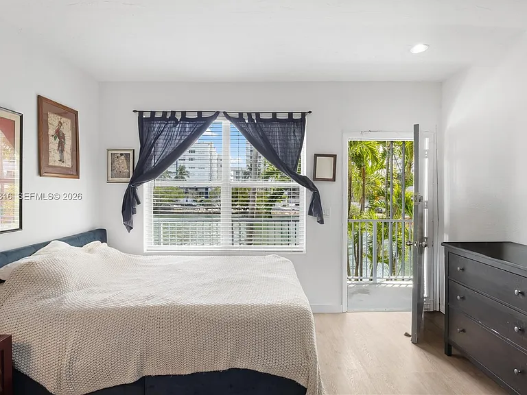 2445 Lake Pancoast Dr #J — Photo 8