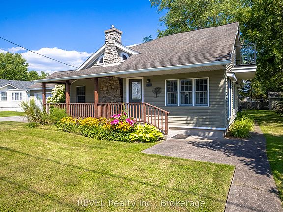 4th image of 60 Bernard Ave