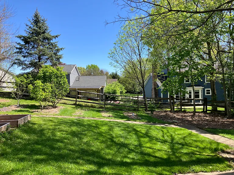 6400 Belmont Park Ct — Photo 49