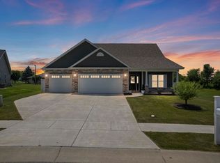 1828 Southridge Dr, Frankfort, IN 46041