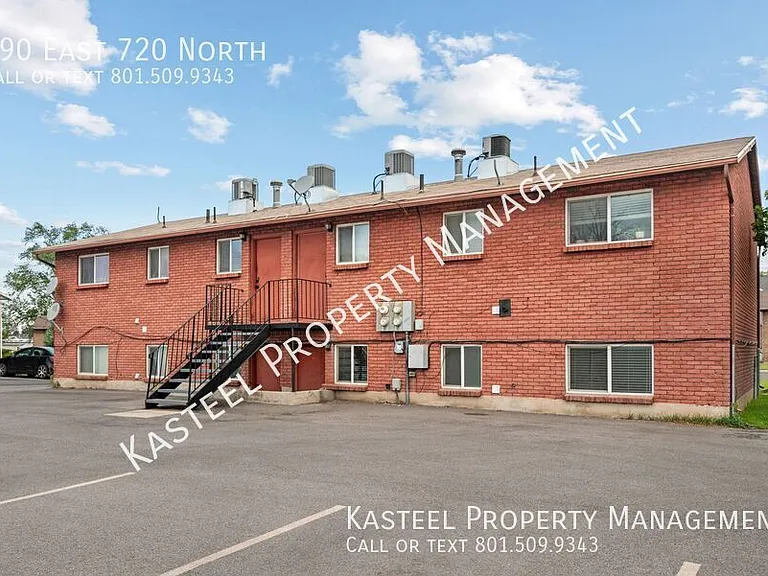 390 E 720 N — Photo 15