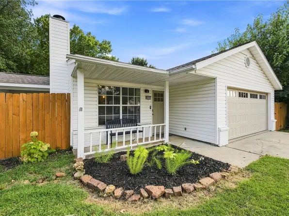 511 E Evergreen Ln, Fayetteville, AR 72703