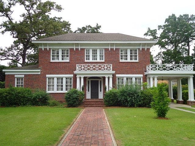 1st image of 368 Woodland Dr