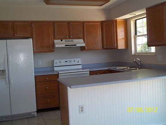 2nd image of 2444 Mississippi Dr