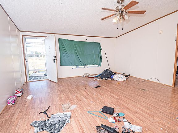 6th image of 200 Laura Ln