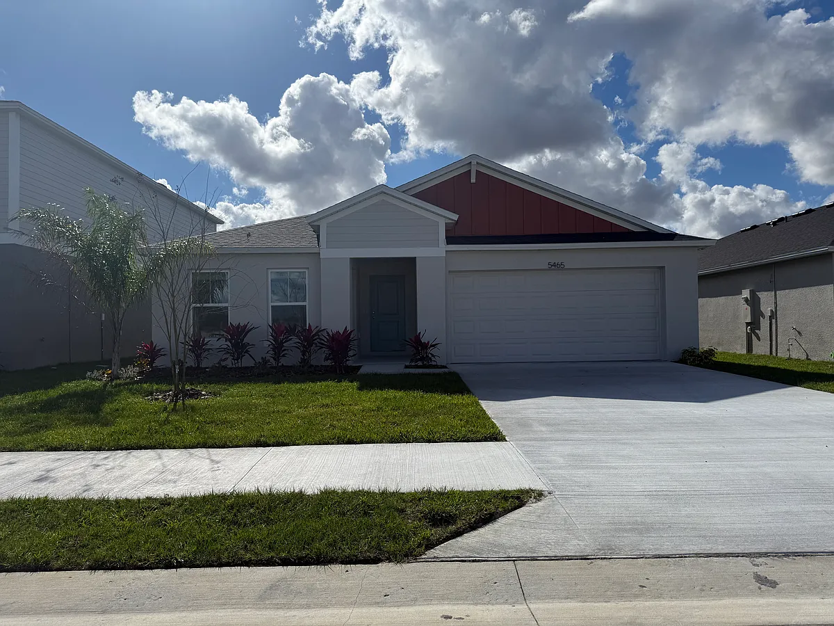 Building Photo - 5465 San Pietro Dr