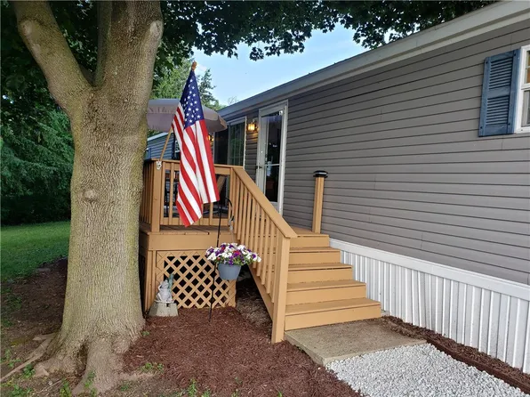 3 Upper Dr, Auburn, NY 13021