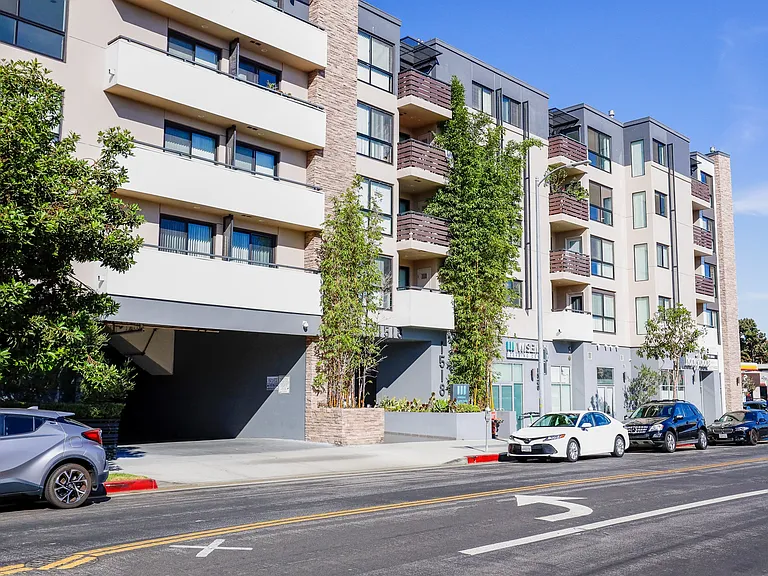 Santa Monica Federal by Wiseman — Photo 37