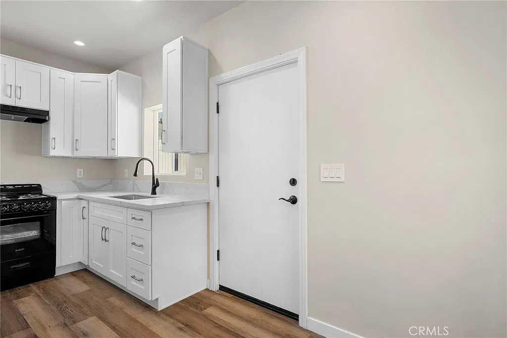 1 bed, 352 sqft, $1,800 — Photo 3