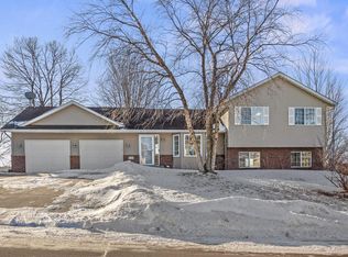 521 Upland Rd NW, Saint Michael, MN 55376